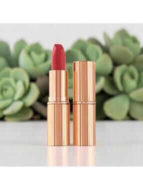 Charlotte Tilbury Matte Revolution Luminous Matte Lipstick - Gracefully Pink
